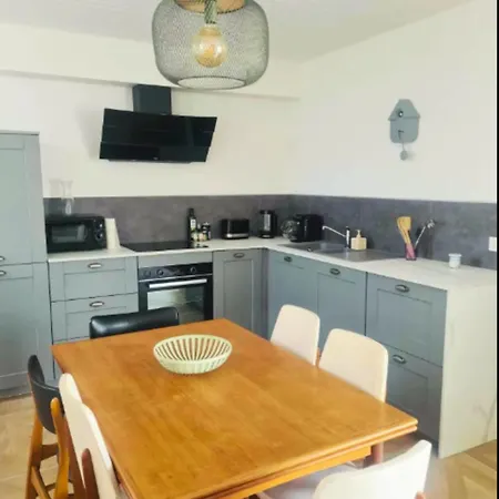 Hébergement de vacances Very House 2 Steps From The